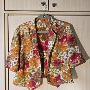 Floral Short-Sleeve Vintage Cropped Shirt - size M/L
